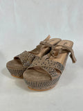 Belle Women | Size 6 |Y2K Beige raised sandals