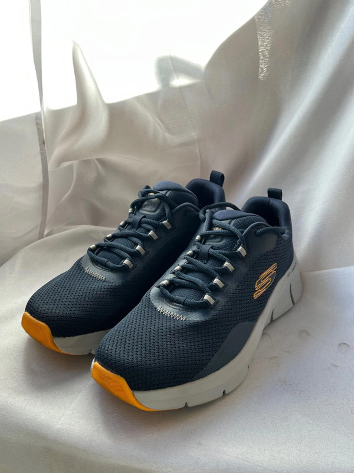 Navy Blue Skechers | Flex Comfort | Size 8 | Like New