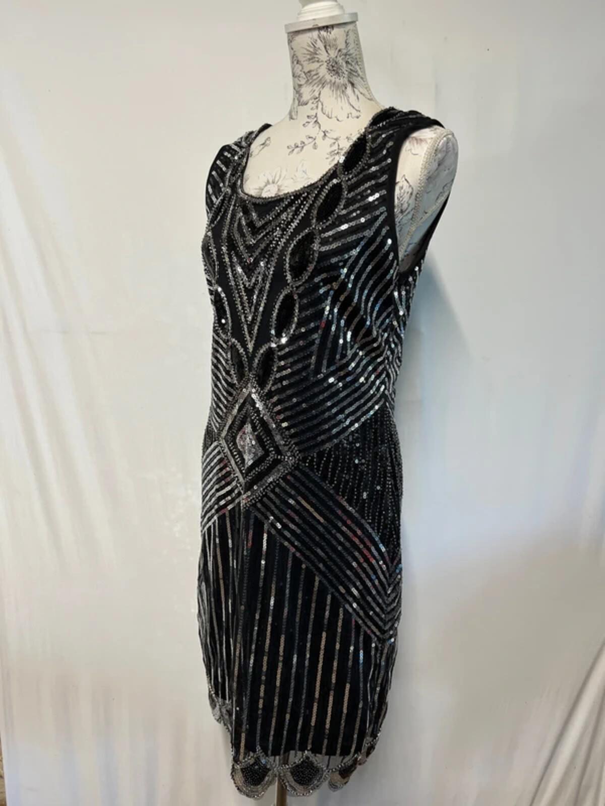 Medium | 1920’s style Cocktail dress with sequins | Very good