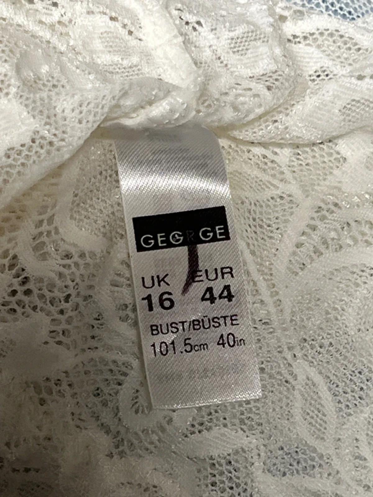 Vintage George | 16 | Ivory Lace Lingerie Top