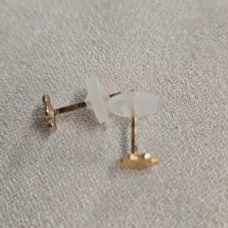 A pair of 9ct gold earings