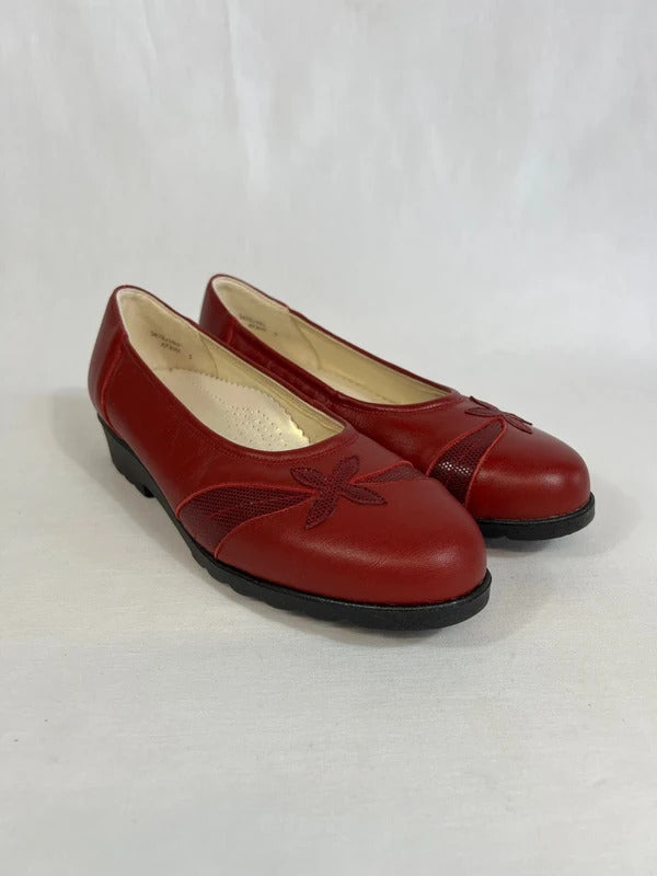Equity | Size 5 | Vintage red leather floral slip on ballets