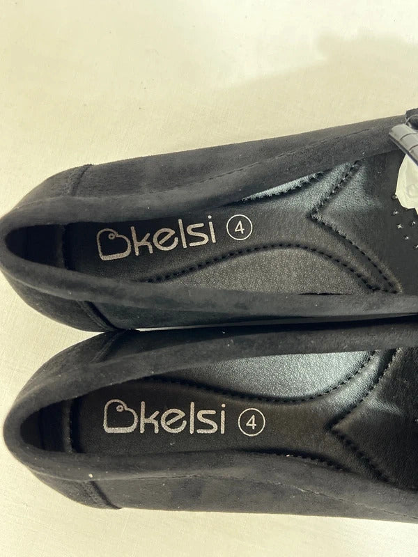 Kelsi | Size 4 | Stylish essential black loafers with gold tone details