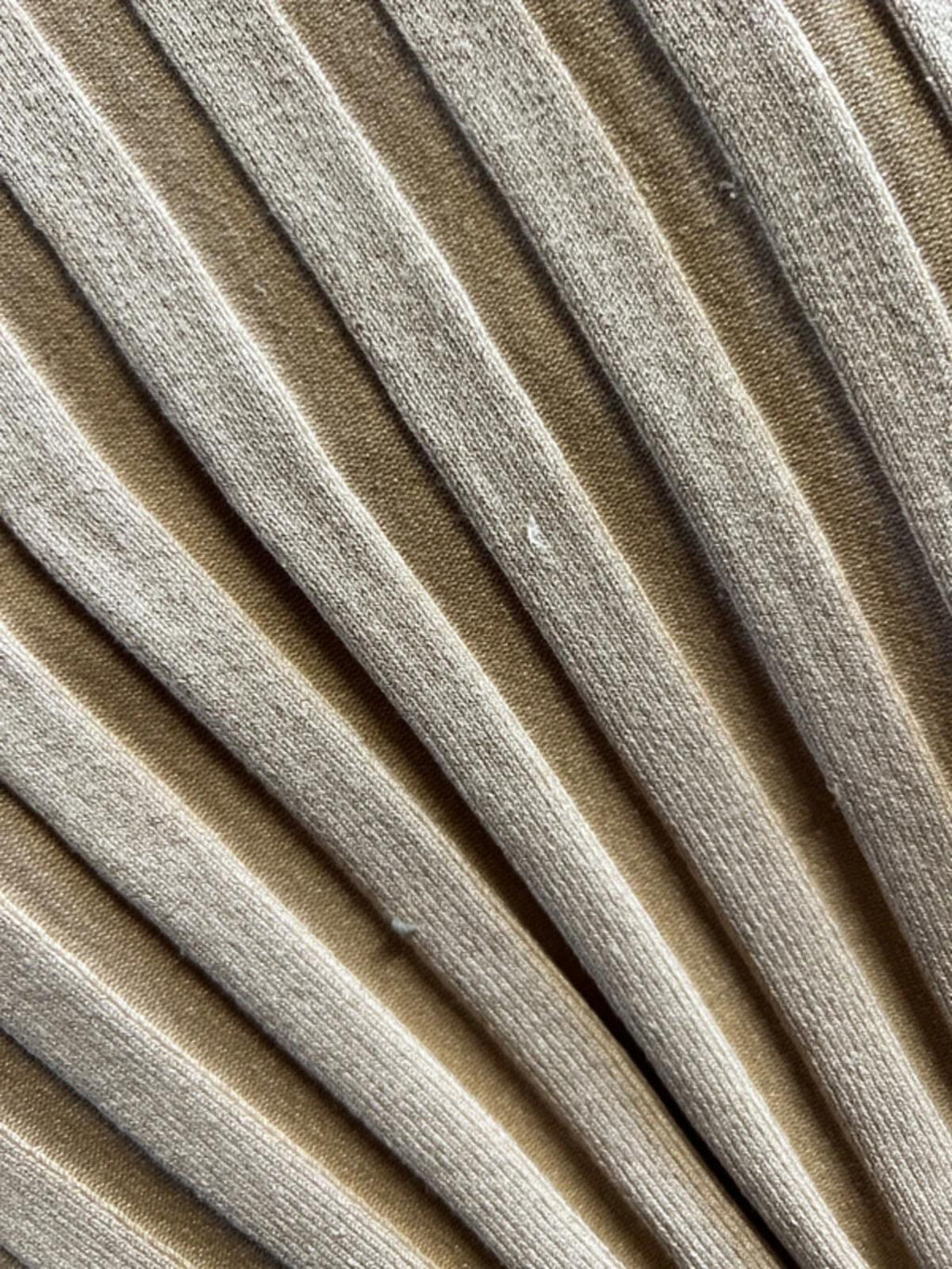 Caractère | M | Beige ribbed t-shirt | Silk/Elastane blend