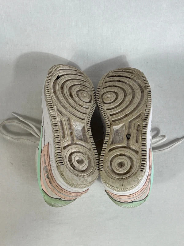 Nike Air | Size 5 | White and pink trainers