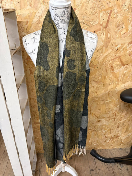 Classy Wool blend scarf (new)