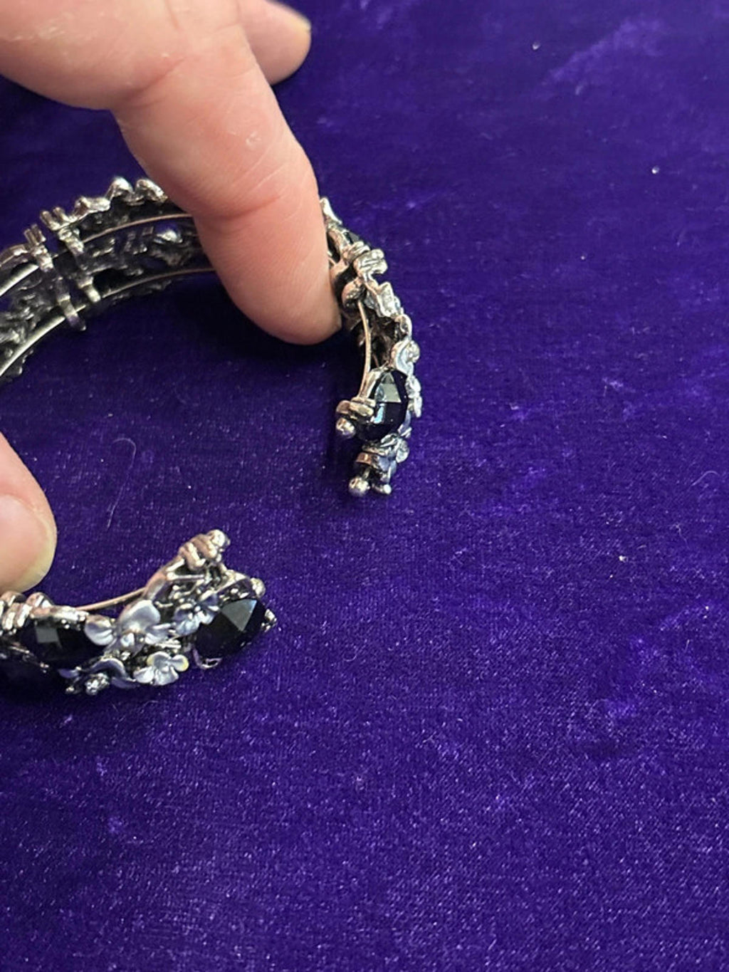 Vintage Floral Bangle | Spring Closure | Black Stones