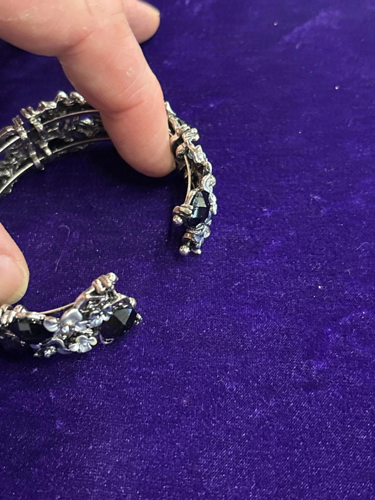 Vintage Floral Bangle | Spring Closure | Black Stones