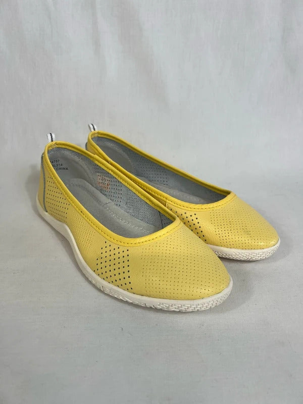JD Williams | Size 5 | Butter yellow leather slip on ballets