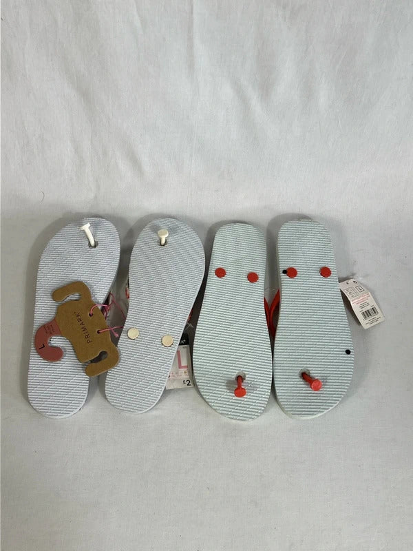 Two pairs of foam flip flops | Size 7