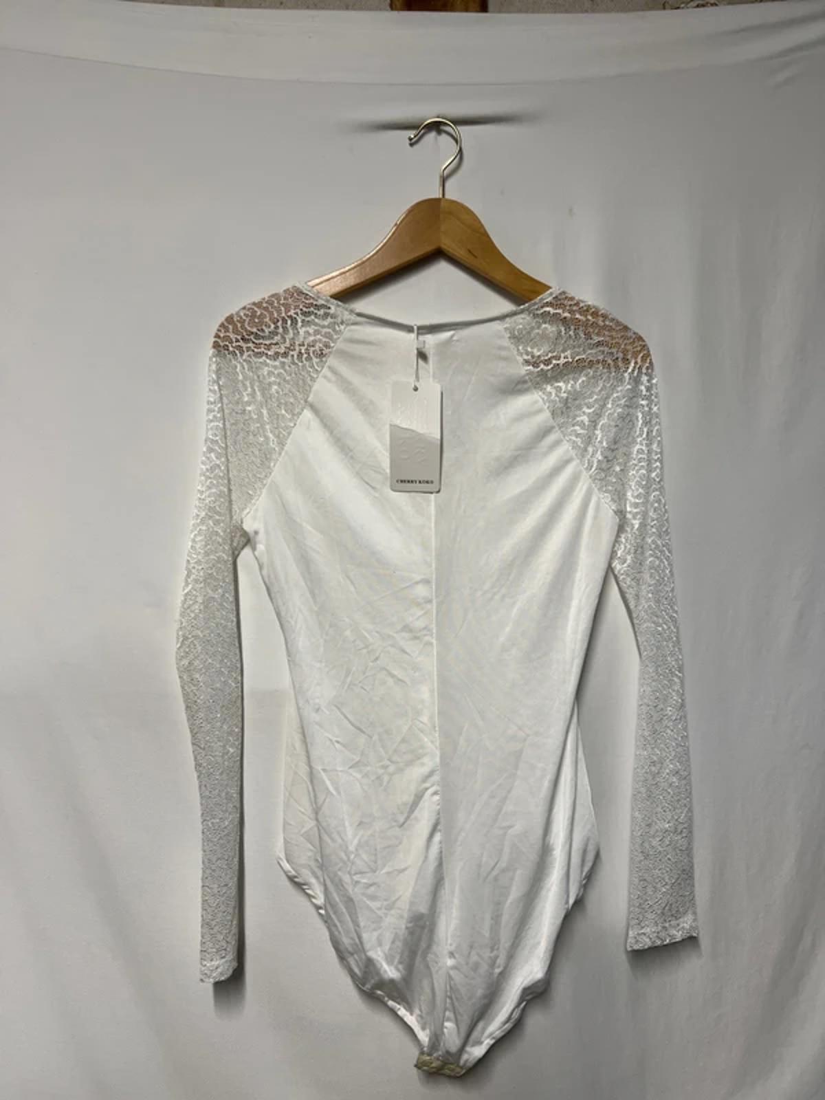 Cherry Koko | L | White Lace Style Long Sleeve | Polyester