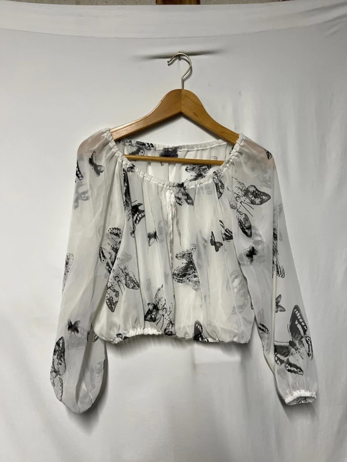 LY | S/M | White Blouse Butterfly Pattern | Very Good