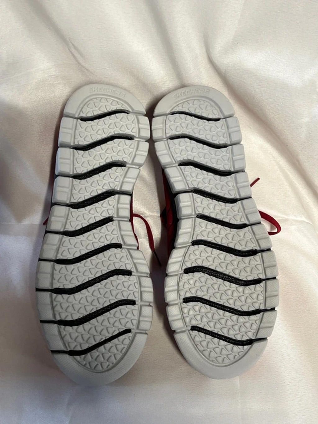 Skechers | 7.5 | Red Trainers