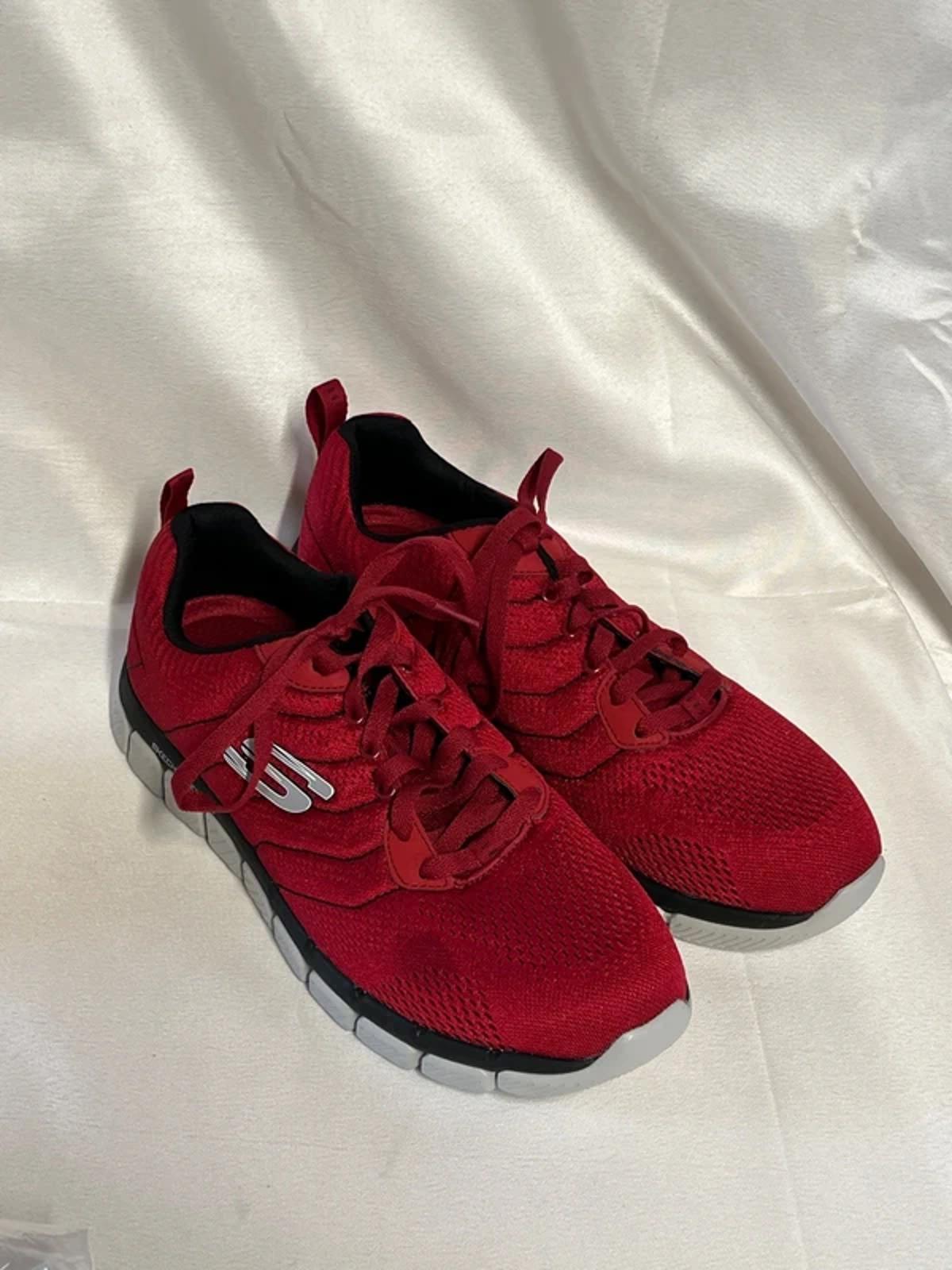 Skechers | 7.5 | Red Trainers