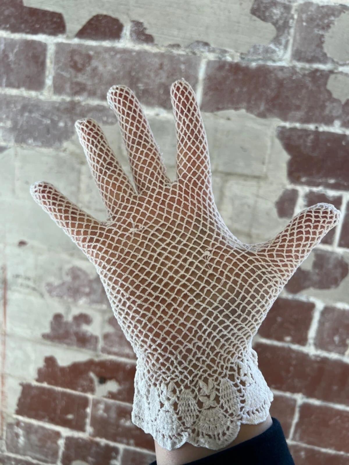 Vintage White Crochet Gloves