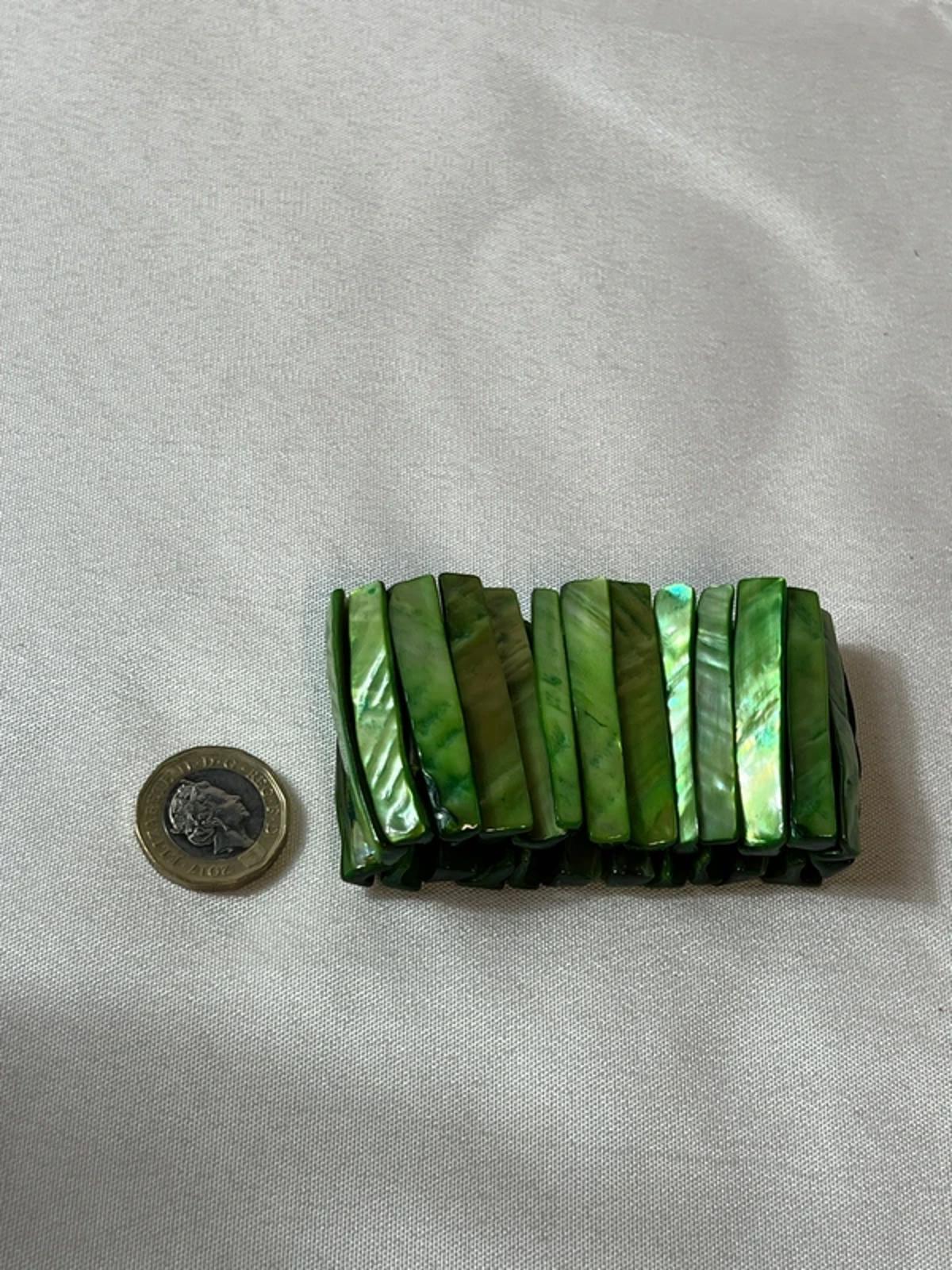 Vintage Style | Green Shell Bracelet