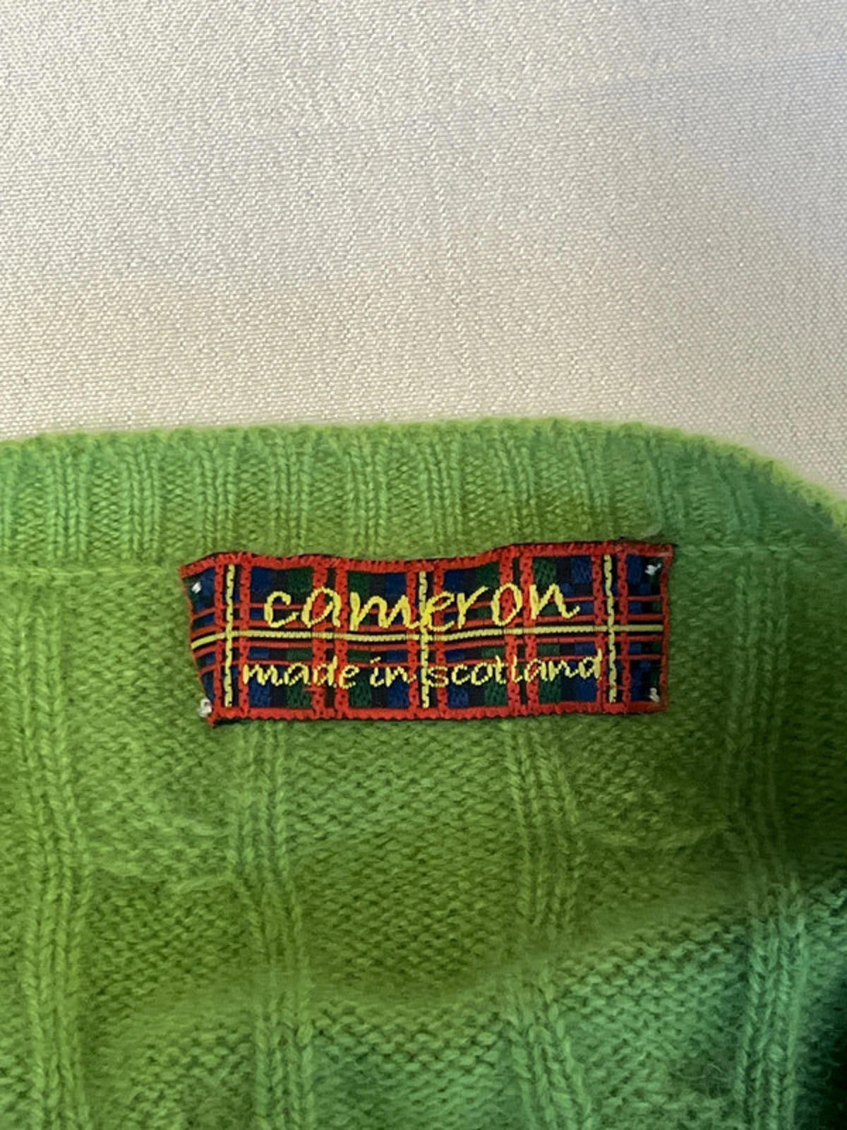 Cameron | Green Scottish Cashmere V- neck Jumper | 100% Cashmere