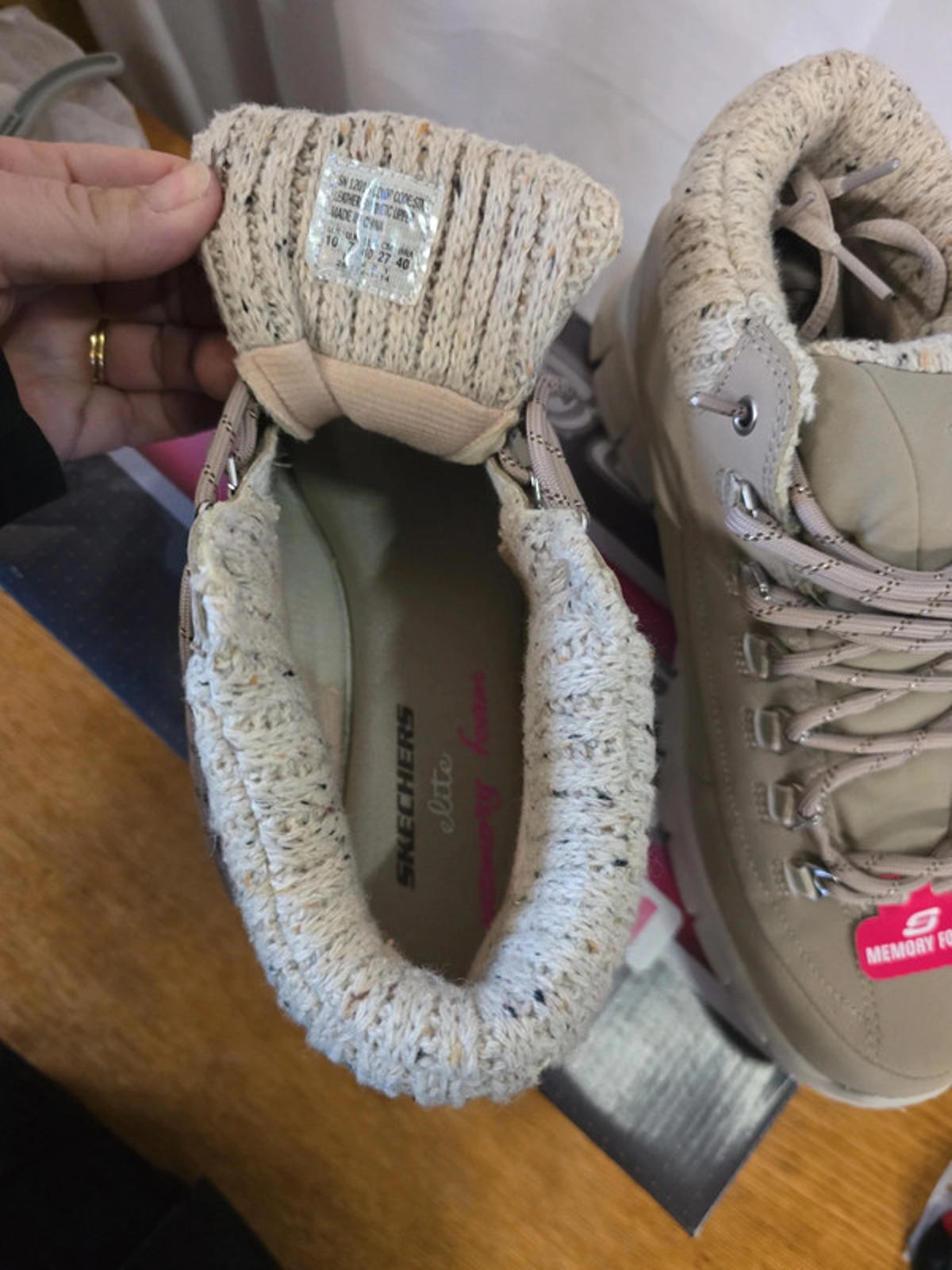 Brand new in Box Sketchers Synergy strong will Nubuck ankle boots size 7