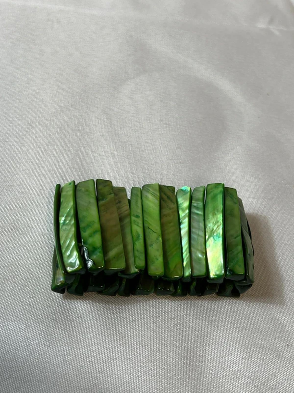 Vintage Style | Green Shell Bracelet