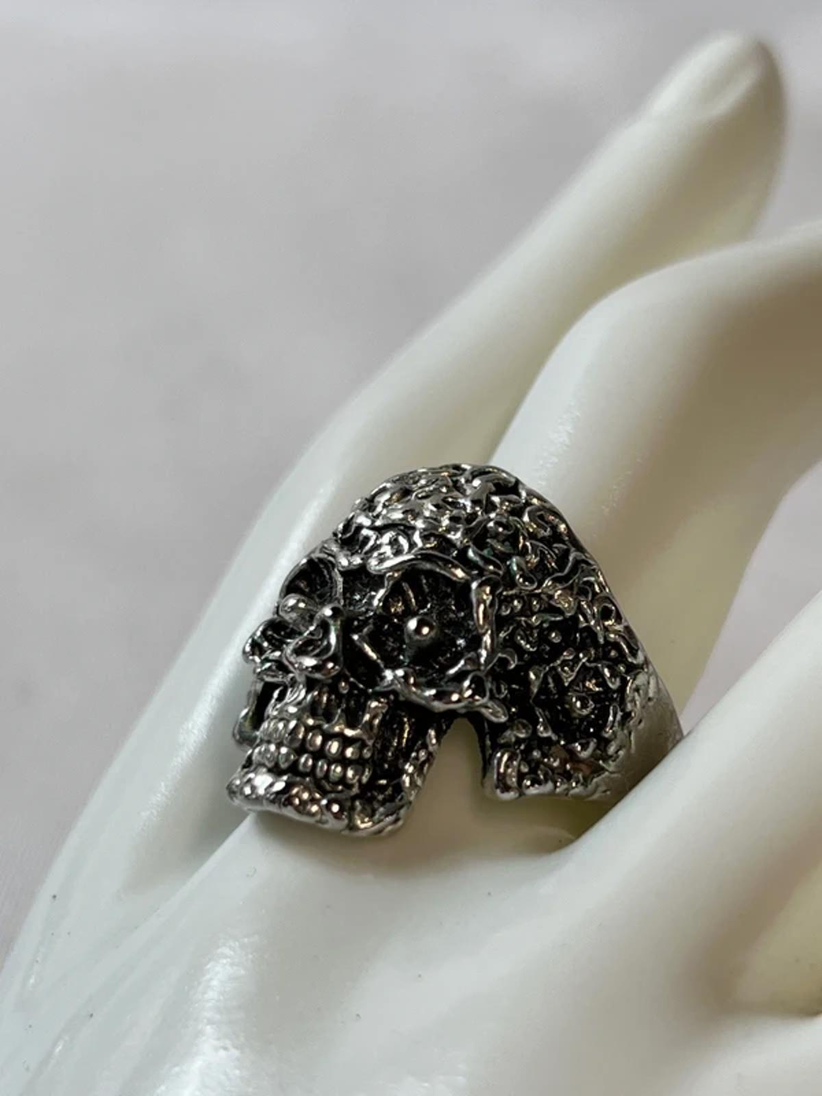 Vintage Style | Silver Tone Skull Ring |