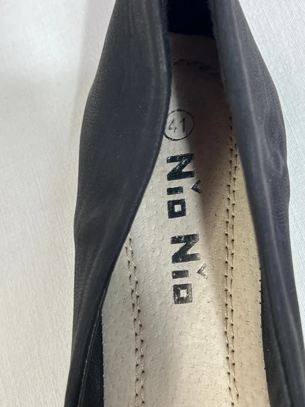 Nǐo Nio | Size 7 (41) | Stylish black velvet ballets with colourful bows