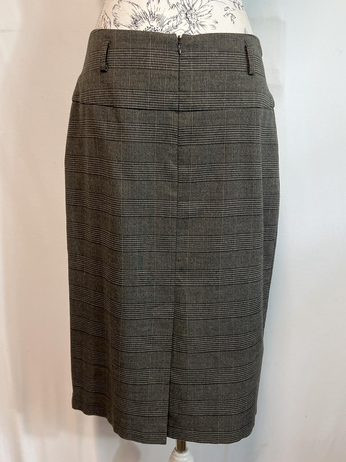 George | Size 14 | Dogtooth patterned pencil skirt