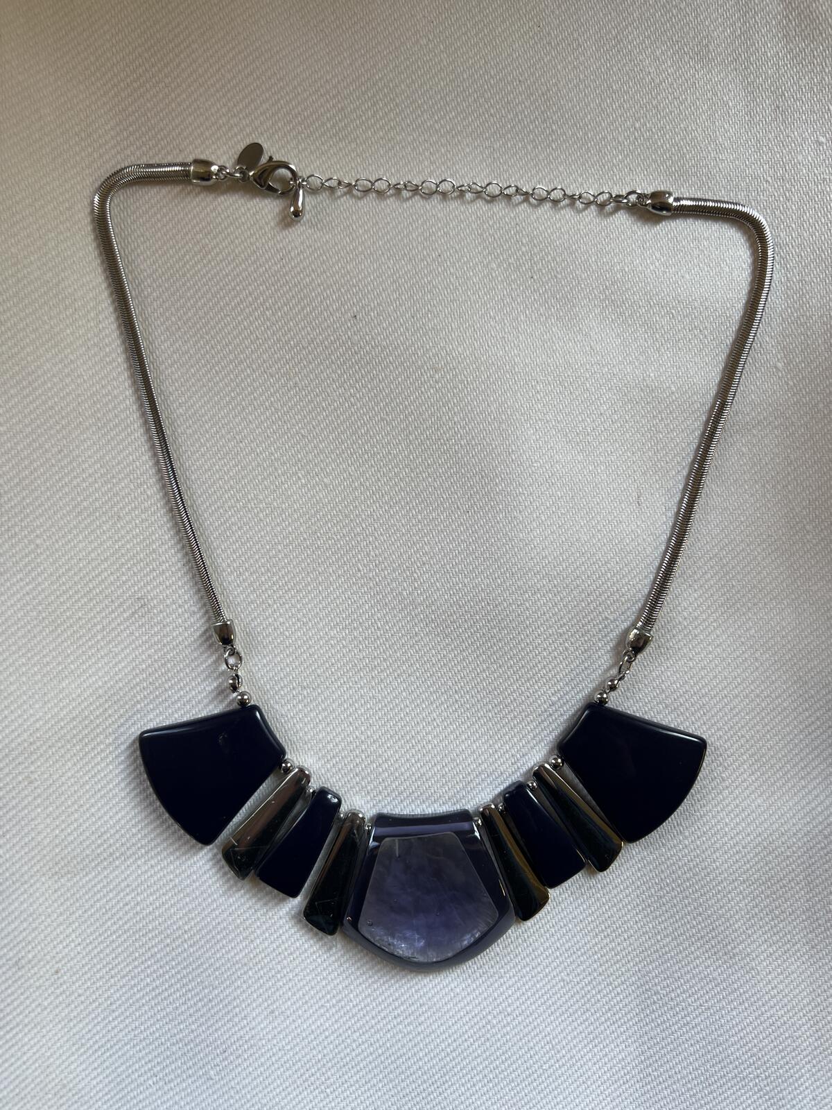 Stunning purple and silver tone necklace